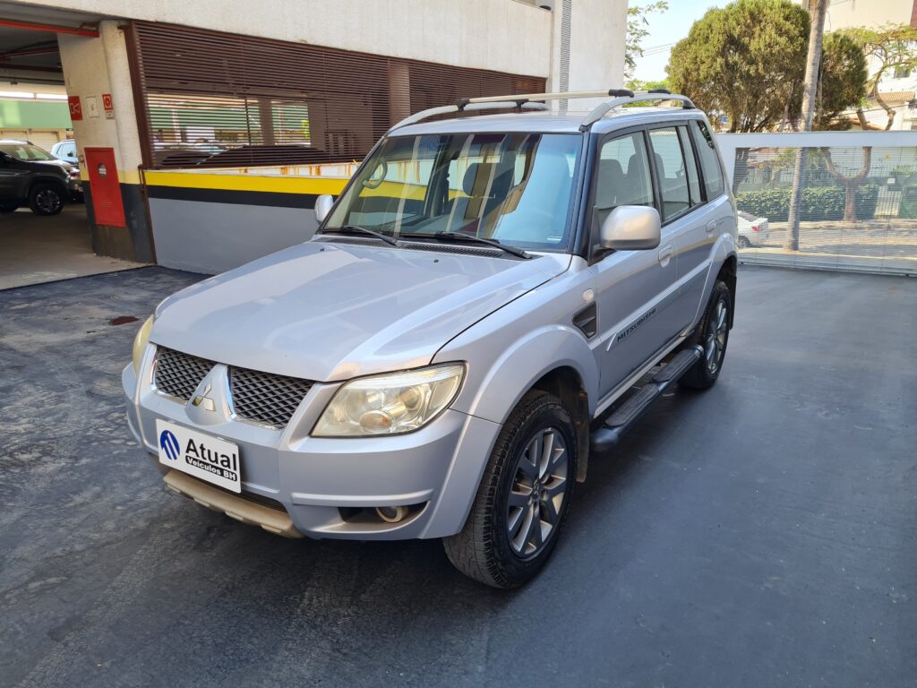Mitsubishi Pajero TR4 2.0 FLEX MANUAL Manual
